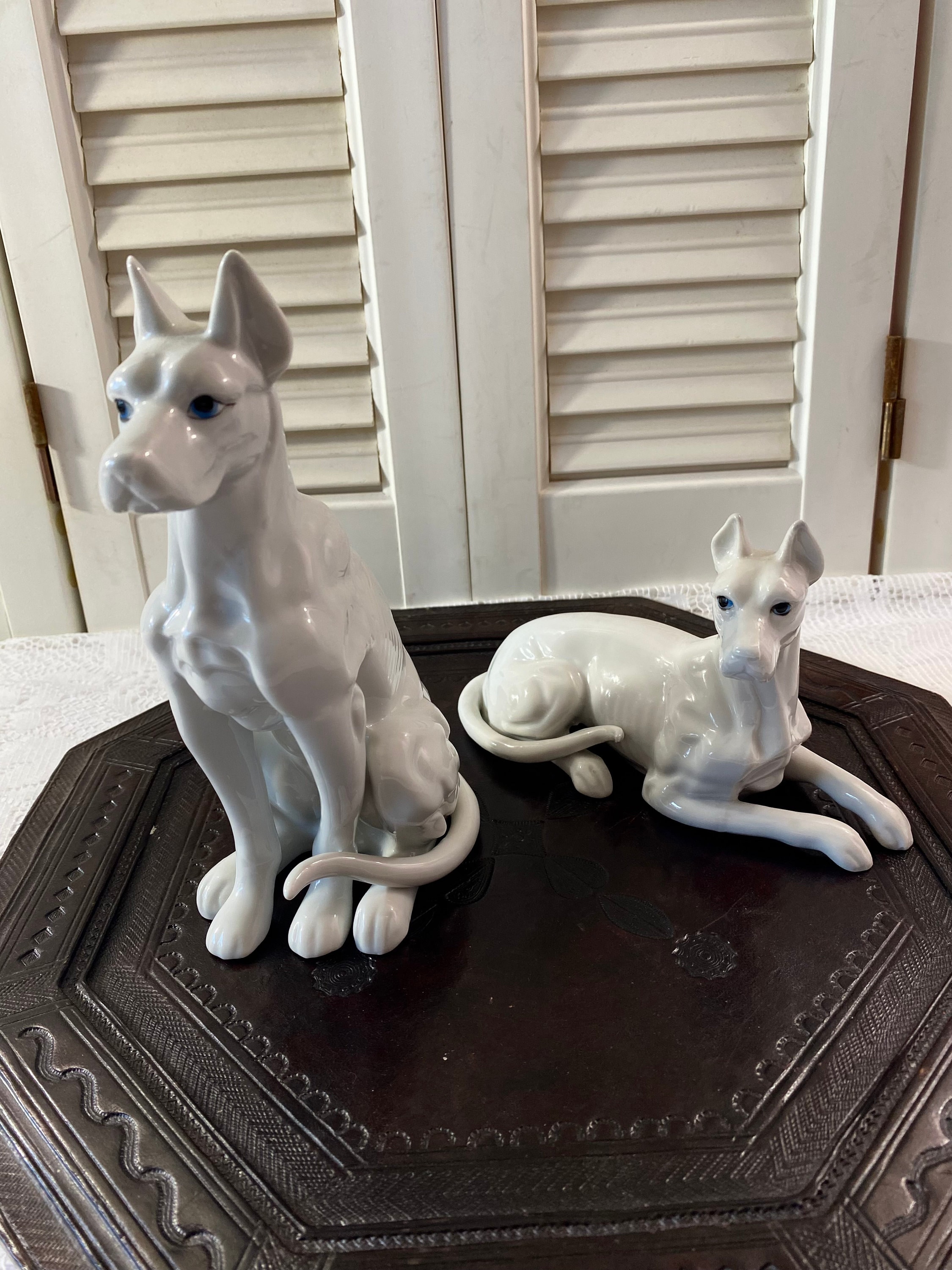 ビンテージNorleans製 Big eye Dog置物 陶器 犬 フィギュリン Vintage Norleans Great Dane Dogs ~ White Great Danes Blue