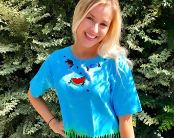 Picnic Ant Party Beach 4th of July Tie-Dye Crop Top Summer Fringe T-Shirt (M)