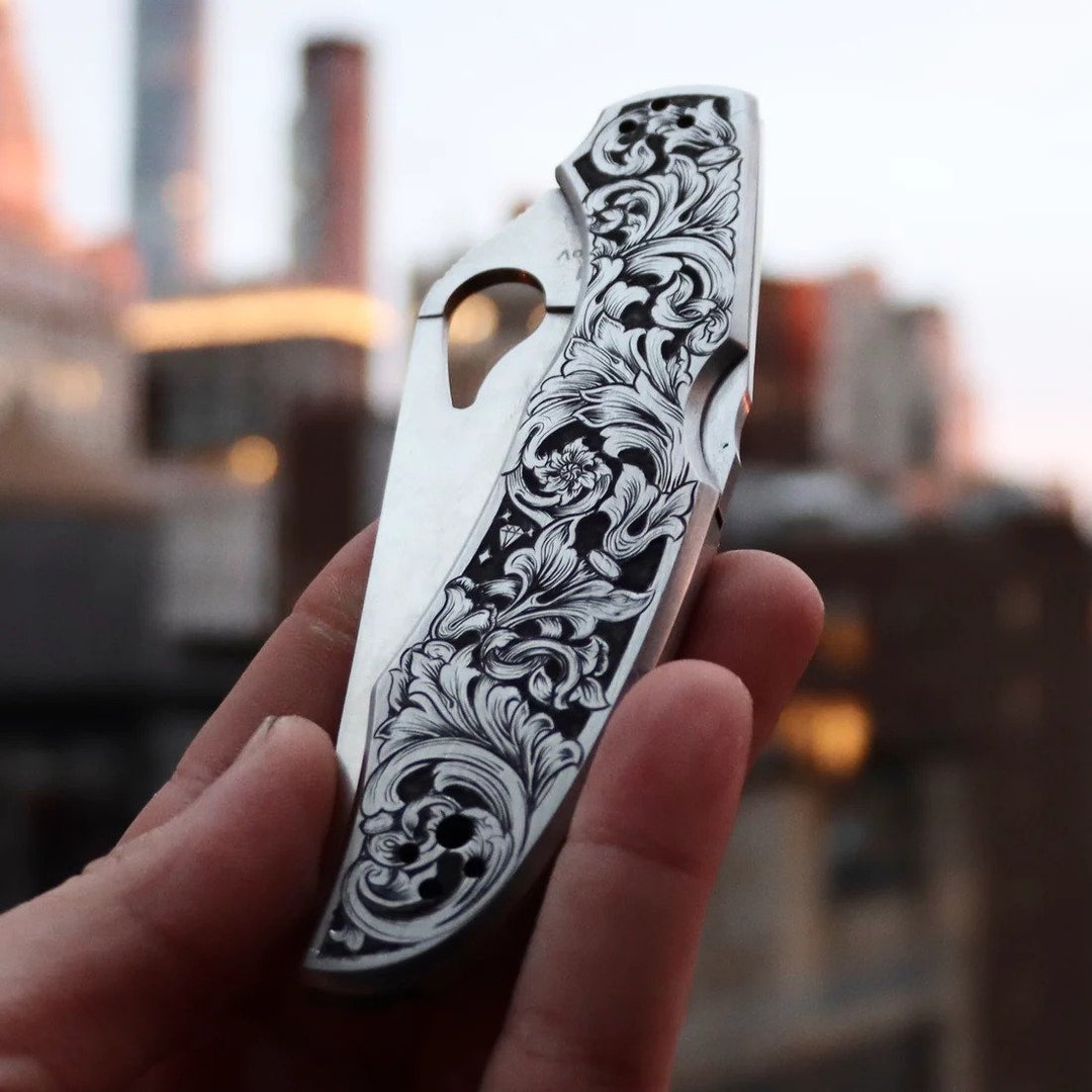 Hand Engraved Pocket Knife Hand Engraved Stainless Steel Spyderco