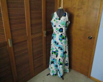 Vintage Mod Flower Power Long Dress Trends By Jerrie Lurie 70s MCM