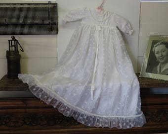 Vintage Christening baby Dress from 1965 with hat and hanger - True vintage from the 1960s - Traditional long robe - European Vintage