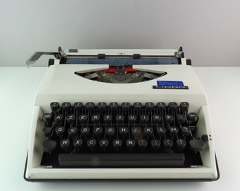 Adler Tippa Typewriter - Beige Mechanical Type Writer 1970s AZERTY