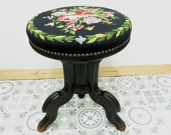 Tabouret de piano antique noir brodé, France - Tabouret pivotant en bois lourd avec hauteur réglable de style Napoléon III