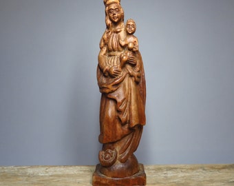 Madonna with child Statue - Carved wooden religious figurine - 41.5 cm tall - handcarved wood virgin mary - European vintage