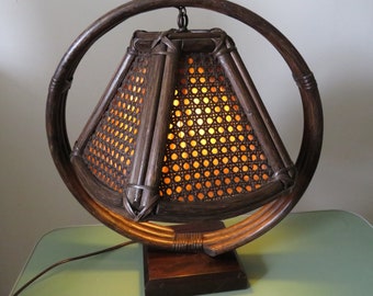 Vintage 70s Bamboo Rattan Table Lamp - MCM Design 1970s 1980s Side Light- European vintage Lighting