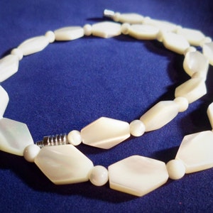 Unique Vintage Art Glass Mother of Pearl Necklace Choker