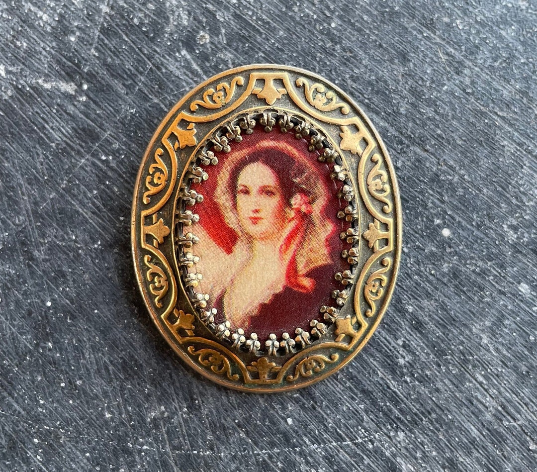 Broche camée vintage baroque – Le De Gaspar, Italie – Mes Épaulettes Vintage