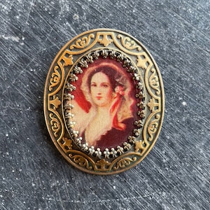 Victorian Revival Painted Cameo Lady Brooch - Brass - vintage 60s 70s - Oval Portrait Brooch