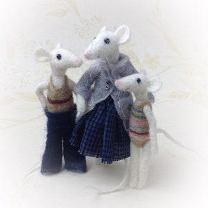 Miniature mouse doll pdf file tutorial.