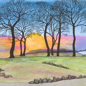 Carte de voeux : « Day is done » - arbres dénudés, coucher de soleil, paysage, collines, gelée, scène du Yorkshire, d'après une peinture de Liz Clarke