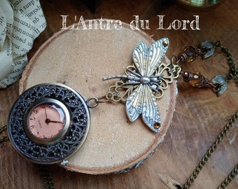 Necklace shows Victorian atmosphere and nature "the dragonfly of time"