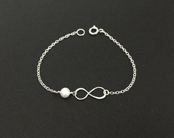 Infinity Bracelet. Pearl Bracelet. Sterling Silver Infinity Jewelry. Friendship Bracelet. Engagement Gift. Wedding. Bridesmaid Bracelet.