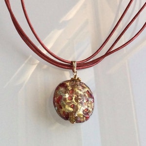 Murano Glass Pendant Necklace Red and Gold with Leather Cord. Modern Italian Glass Jewelry. Collier Rouge. Halskette