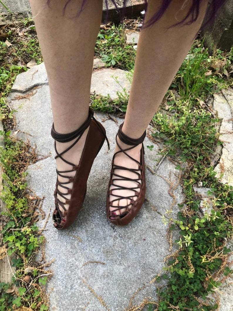 sandals 39 12 9.5 Barneys New York Lace Up flats vintage inspired gladiator