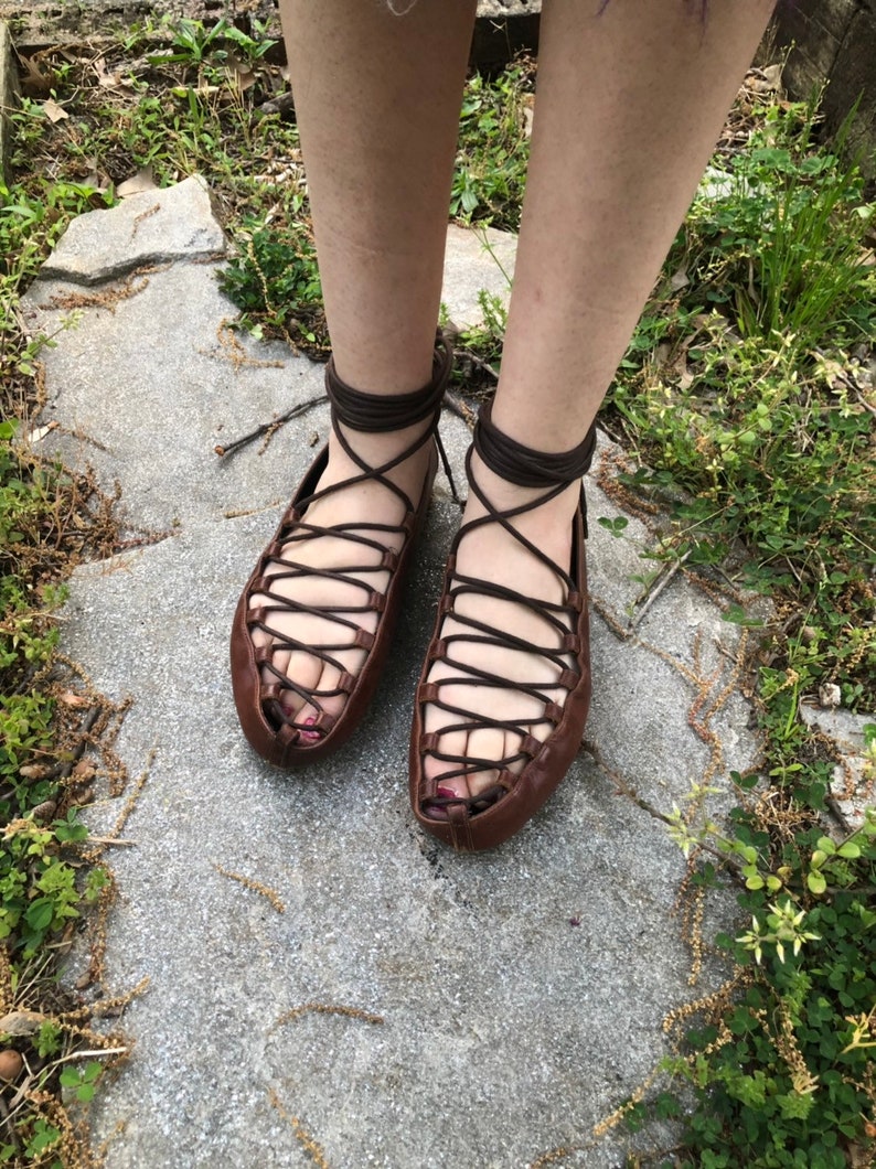 sandals 39 12 9.5 Barneys New York Lace Up flats vintage inspired gladiator