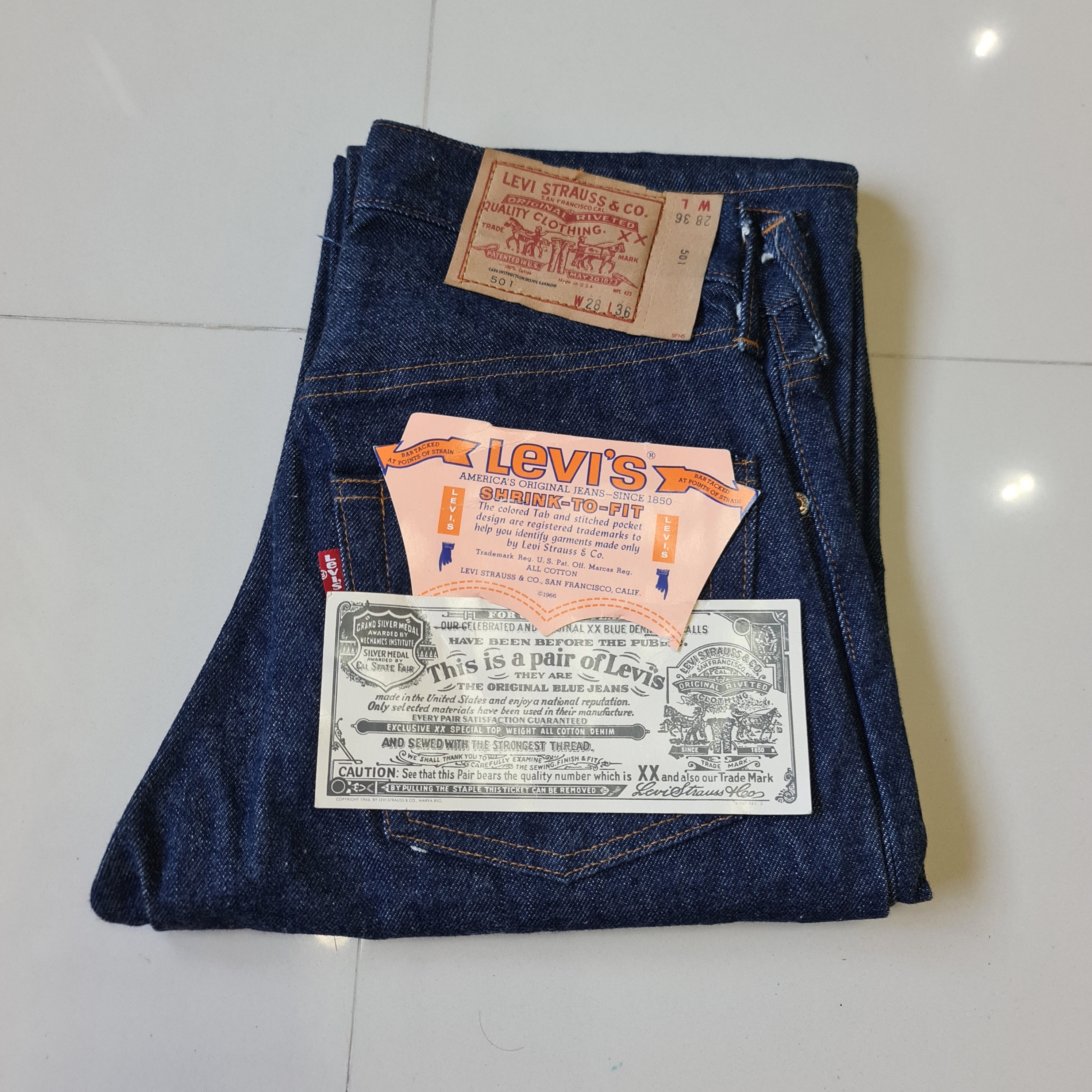 Rare LVC Levi's Vintage Clothing 1937 501 XX Jeans Big E Size 36 X 32 Japan  Made