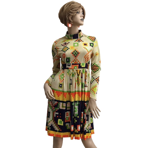 70’s Geometric Patterned Polyester Crew Neck Dress