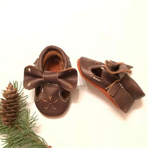 Bow Mary Janes, T-strap Bow Moccasins, Distressed Baby Moccasins Choose your color, Bow Moccasins, Soft Suede Sole shoes image 9