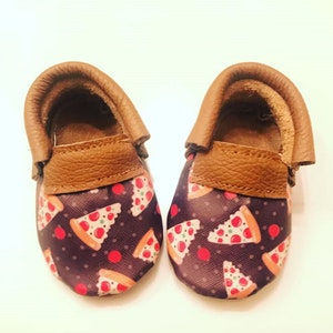 Pizza print Moccs, Pizza print baby moccasins, Pizza baby shoes. Handmade pizza shoes