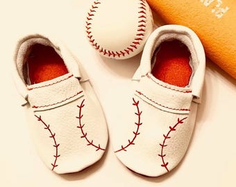 Baby Moccasins, BaseBall Moccasins, Baseball Baby shoes, Baseball Baby Moccasins, White Baseball shoes, Baby gifts