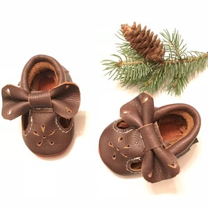 Bow Mary Janes, T-strap Bow Moccasins, Distressed Baby Moccasins Choose your color, Bow Moccasins, Soft Suede Sole shoes image 10