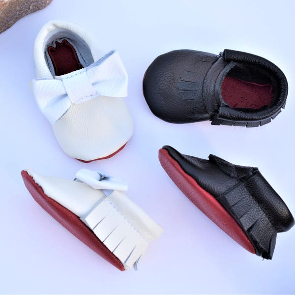 Mocassins bébé, Mocassins bébé à fond rouge, Mocassins bébé à semelle rouge, Mocassins en cuir véritable