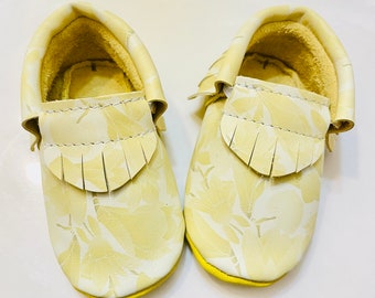 Baby Moccasins, Yellow Print flower Baby Moccasins, Floral Baby Moccasins, Yellow Flower Moccasins, Fall Baby Moccasins
