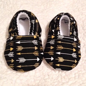 White & Gold arrows in Black Baby Booties Prints may vary, Baby Moccasins, Baby Booties, Crib shoes, Baby shoes, Baby shower gift image 2