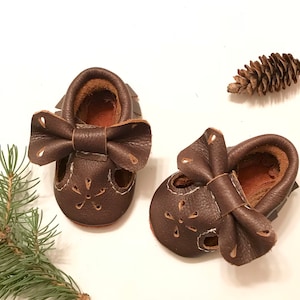 Bow Mary Janes, T-strap Bow Moccasins, Distressed Baby Moccasins Choose your color, Bow Moccasins, Soft Suede Sole shoes image 1