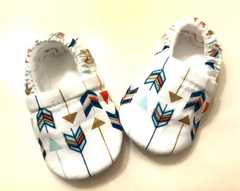 Baby Booties Multi arrow design ( Arrow prints varies), Crib shoes, Baby Gift