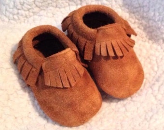 Baby Moccasins, Choose your color, Suede Baby shoes, Baby Booties, Crib shoes, Baby Gifts