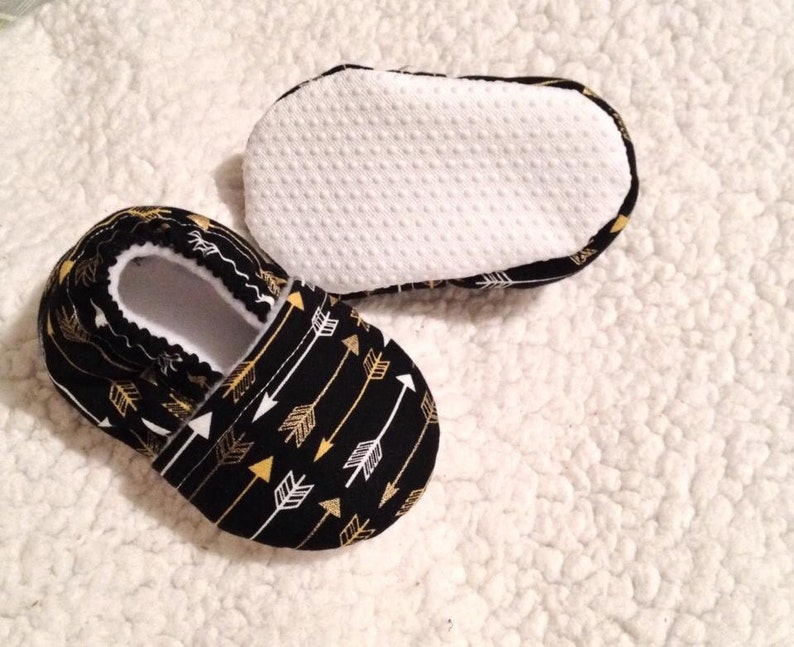 White & Gold arrows in Black Baby Booties Prints may vary, Baby Moccasins, Baby Booties, Crib shoes, Baby shoes, Baby shower gift image 3