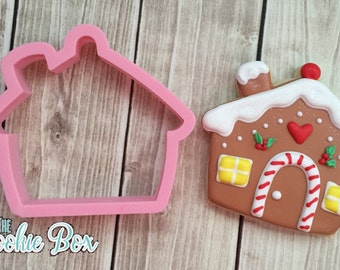 Chubby gingerbread house