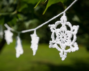 Christmas garland, Christmas decorations, crochet snowflake garland, christmas crochet decoration, crochet bunting, winter wedding garland.