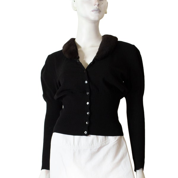 Cardigan BLUMARINE, en laine noire et col en fourrure, manches gigot / 90-00s / 38 - M / Blumarine