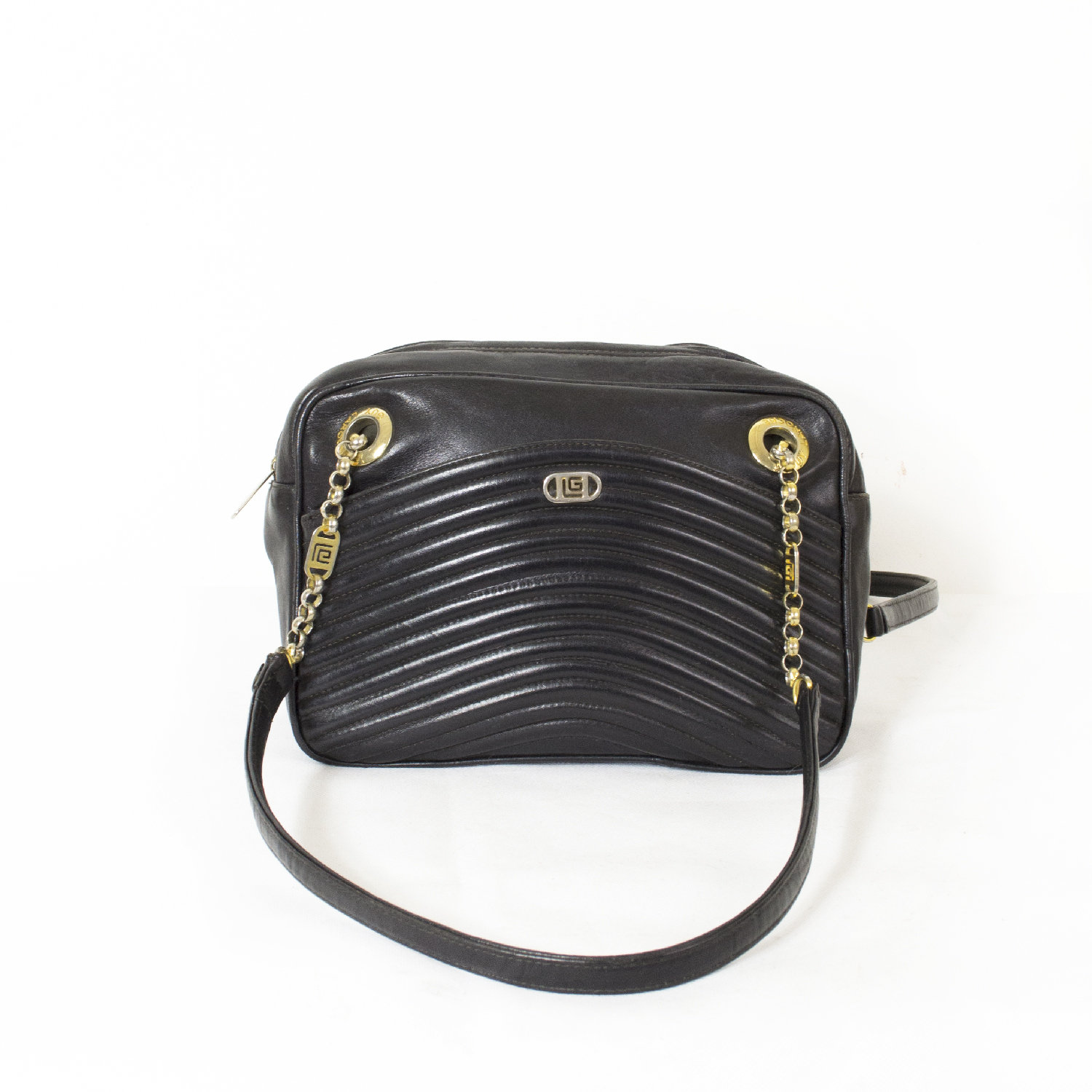 GUY LAROCHE, envelope bag, black embossed leather with white stitching,  inside marked Guy Laroche, PARIS, 2 compartments, one with zipper, closes  with push button. Vintage Clothing & Accessories - Auctionet