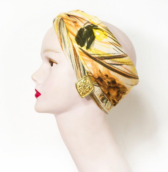 Earrings GIVENCHY gold diamond and acronym / vinta