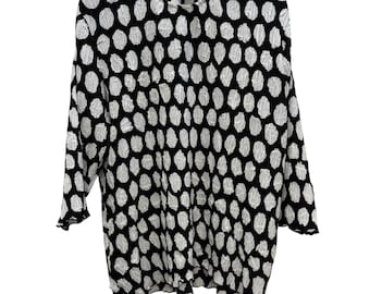 Vintage Black and White Crinkle Fabric Pullover Top