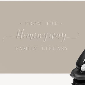 Goffratrice, Goffratrice per libri, Goffratrice per biblioteche, Goffratrice personalizzata, Libri, Biblioteca di famiglia, Regalo personalizzato, Lettore, Goffratura, Goffrato, Ex libris