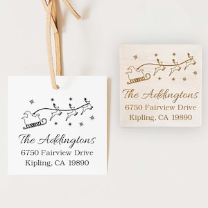 Aangepaste zelfinktende stempel, kerstman met rendieren gepersonaliseerde stempel, kerststempel, vakantieretouradresstempel, zelfinktende stempel