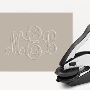Prägestempel, Monogrammpräger, benutzerdefinierte Prägestempel, Schriftmonogramm, Hochzeitsprägestempel, Hochzeitseinladung, personalisiertes Geschenk, Prägestempel, Prägestempel