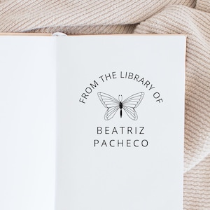 Carimbo de livro, carimbo de biblioteca, carimbo de borracha, carimbo personalizado, carimbo personalizado. Carimbo autotintado, presente personalizado, etiqueta de livro, livro de borboletas