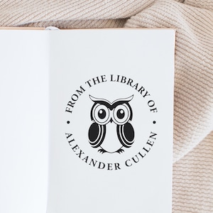 Tampon de livre, tampon de bibliothèque, tampon en caoutchouc, tampon personnalisé, tampon personnalisé. Tampon auto-encreur, cadeau personnalisé, étiquette de livre, tampon de livre hibou