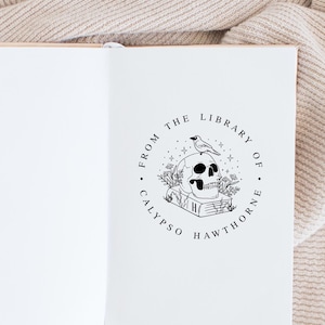 Book Stamp, Custom Stamps, Library Stamp, Family Library, Personalized Gift, Book Label, Custom Stamps, Self-Inking Stamp, Rubber Stamp