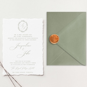Suite d’invitations de mariage Deckle Edge | Invitations en papier de coton | Invitations de mariage en papier faites à la main | Invitation de mariage d’initiales de couronne