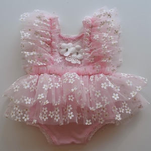 Newborn outfit, Newborn Romper, Newborn Girl Photography Prop, Newborn Girl Outfit, Newborn lace romper, newborn girl photoshoot outfit