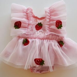 Strawberry Romper, Newborn outfit photo prop, Newborn lace romper, Newborn romper, , Newborn Photography Prop, Newborn photoshoot outfit