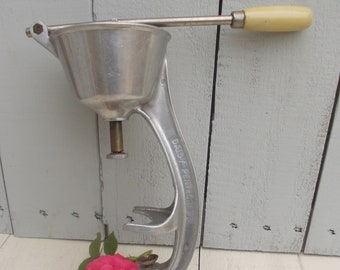 Vintage 1930's Cream Maker Daisy Pentecreme