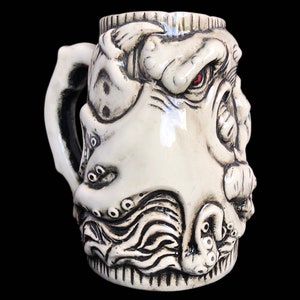 Cthulhu Beer Mug, Handmade Cthulhu Beer Stein, Sculpted Relief Decoration, H.P.Lovecraft, Mighty Cthulhu beer mug