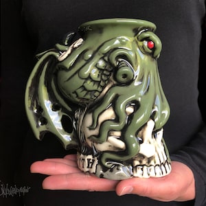 Personalized Cthulhu Mug: Green Ceramic Skull, Custom Name